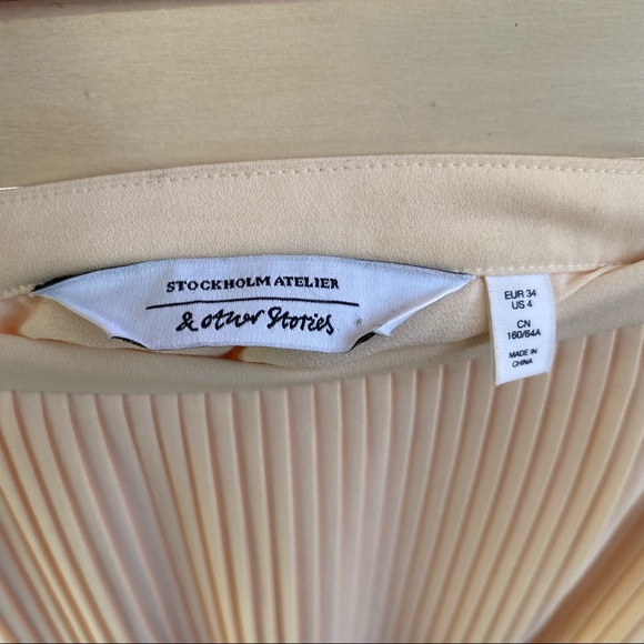 & other stories Blush Pink Pleated Side Slit Midi Skirt - Picture 8 of 8